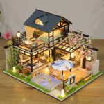 Caroline's Vintage Courtyard DIY Miniature Dollhouse_4