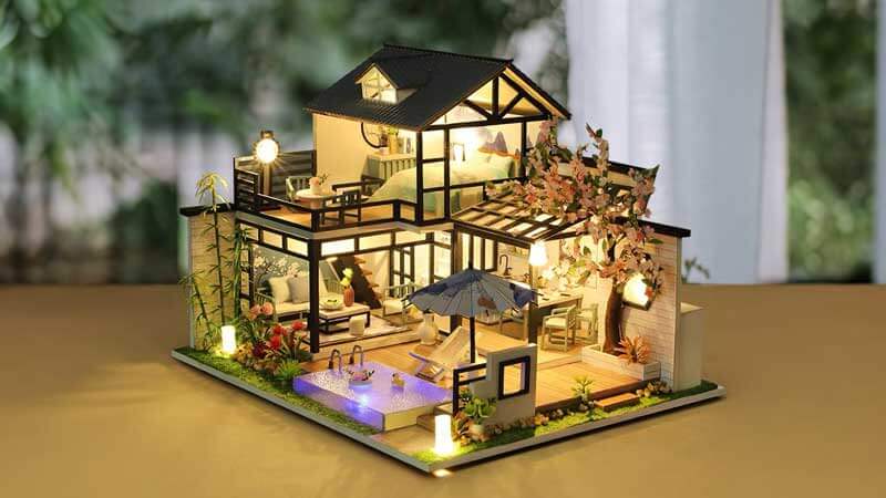 Carolines Vintage Courtyard DIY Miniature Dollhouse_Description_2