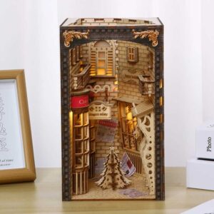 Christmas Diagon Alley Book Nook Miniature Dollhouse_2