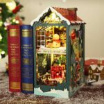 Santa's Cabin Book Nook Miniature Dollhouse_3